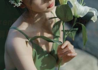 Xiuren秀人网 - 探索赵可欣baby裤里丝写真图集中的美丽与叛逆，现代女性的标签书写！