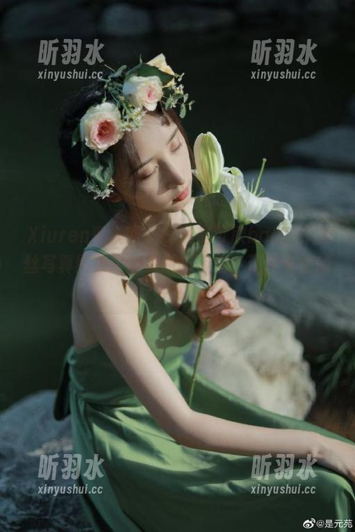 Xiuren秀人网 - 探索赵可欣baby裤里丝写真图集中的美丽与叛逆，现代女性的标签书写！