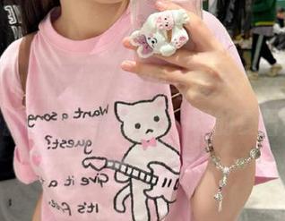 YALAYI雅拉伊 - 安妮与夏天：在网盘寻找她最新写真，体验不一样的夏日魅力！