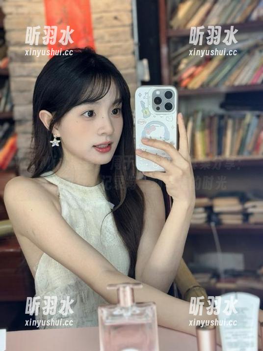 YouMi尤蜜荟 - 周于希婚纱写真集分享：与爱同行，记录每一刻幸福的时光