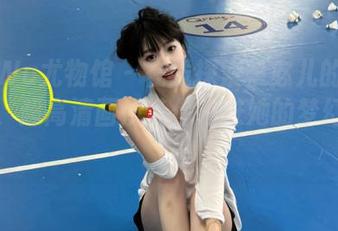 YouWu尤物馆 - 在线探索李宓儿的油亮写真，超高清画质带你走进她的梦幻世界！