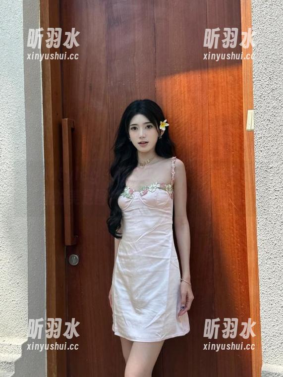 beautyleg-Brindy beautyleg - 让足尖说话:Brindy私拍的美足图片,绝美视角不容错过