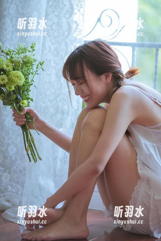 beautyleg - 走进Leonie的生活，获取她精美日常写真集的下载链接