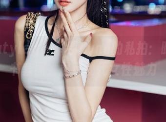 beautyleg - 解锁Lynn的私拍：时尚秘书套图，展示现代女性魅力