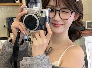 beautyleg - 探秘PinQ白丝的写真美图，展现她的个性与风格