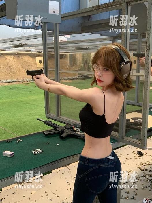 beautyleg - Tammy的福利写真：感受她美脚带来的视觉盛宴