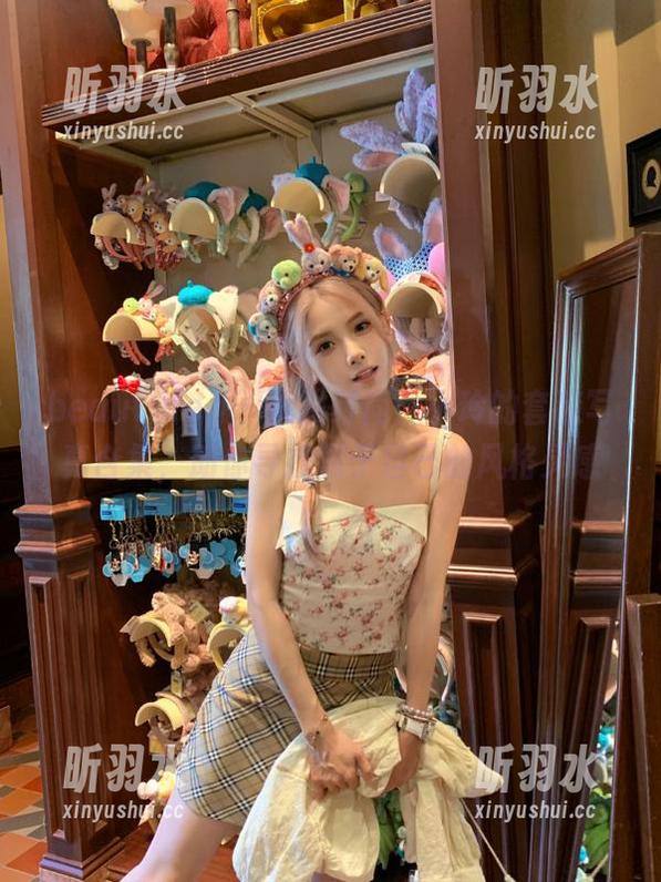 beautyleg - 优雅时尚：小玲的套装写真合集，助你寻找属于自己的风格灵感