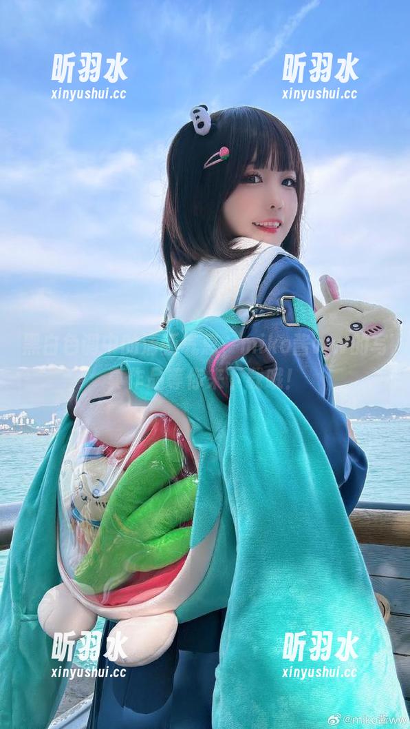 miko酱ww 黑白色调中的清新气息,miko酱ww的写真作品等你来下载哦!