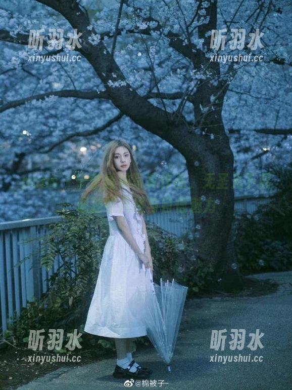 pans - 宁宁丝袜写真作品，无圣光下展现独特风格与自信魅力