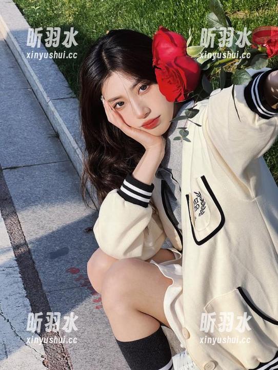 pans - 走进小柔的私拍作品，体验她在皮衣下的无畏与自信，时尚从此变得更有趣！