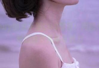 puypuy的水手服COS写真：用图片记录她的独特风格与魅力