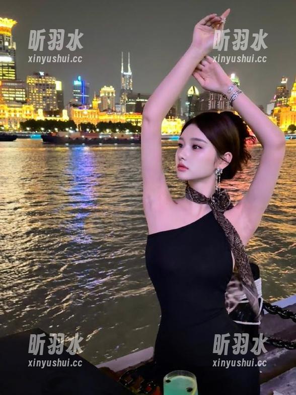 shimo霜月WhiteBear全集下载——操心何时能成为她那样的美丽存在，还是先下载吧。