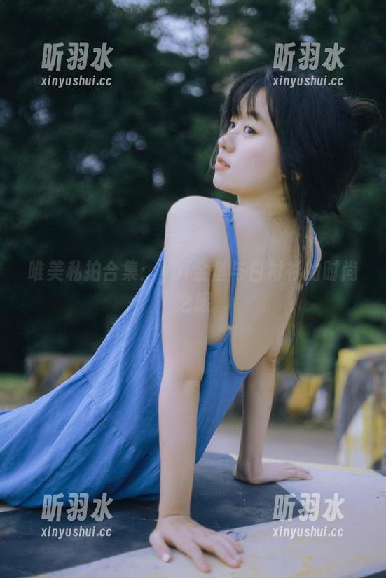 唯美私拍合集：yui金鱼与白衬衫的时尚之旅