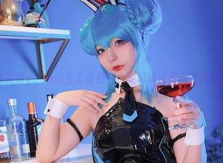 深入探索高清yuuhui玉汇蓝白条少女写真资源，定格梦幻瞬间！