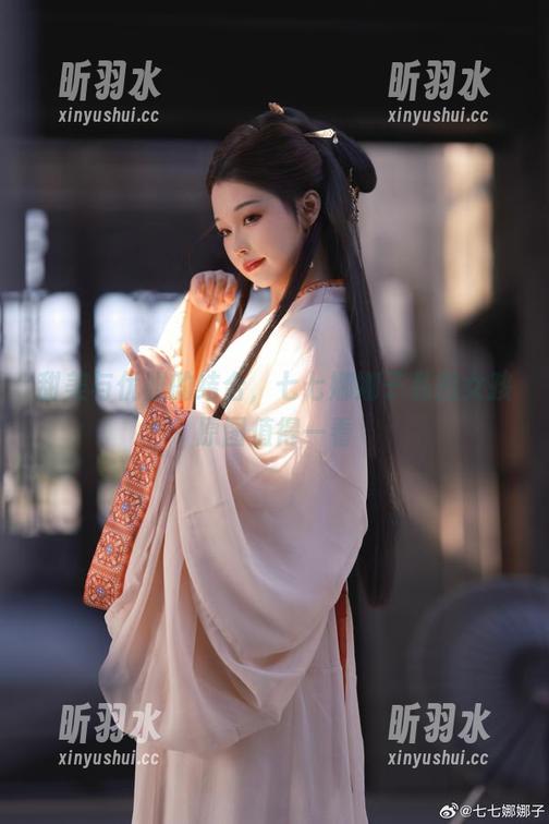 甜美与优雅的结合，七七娜娜子私拍女孩原图值得一看