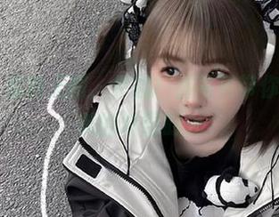 丽柜 - 福利无限，伊园校服写真带你回到甜美的校园时光