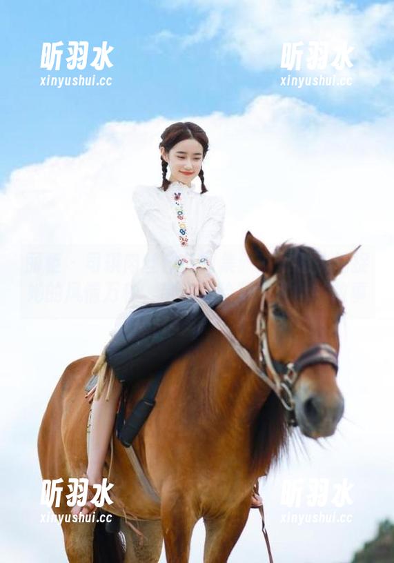 丽柜 - 司琪肉丝作品图集：通过镜头捕捉她的风情万种，带你体验写真背后的故事