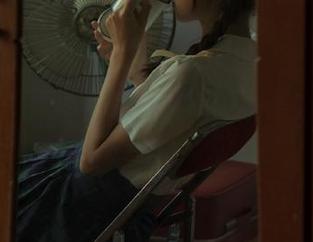 丽柜 - 婷婷的白衬衫图库分享：时尚秘笈背后那些不为人知的尴尬！