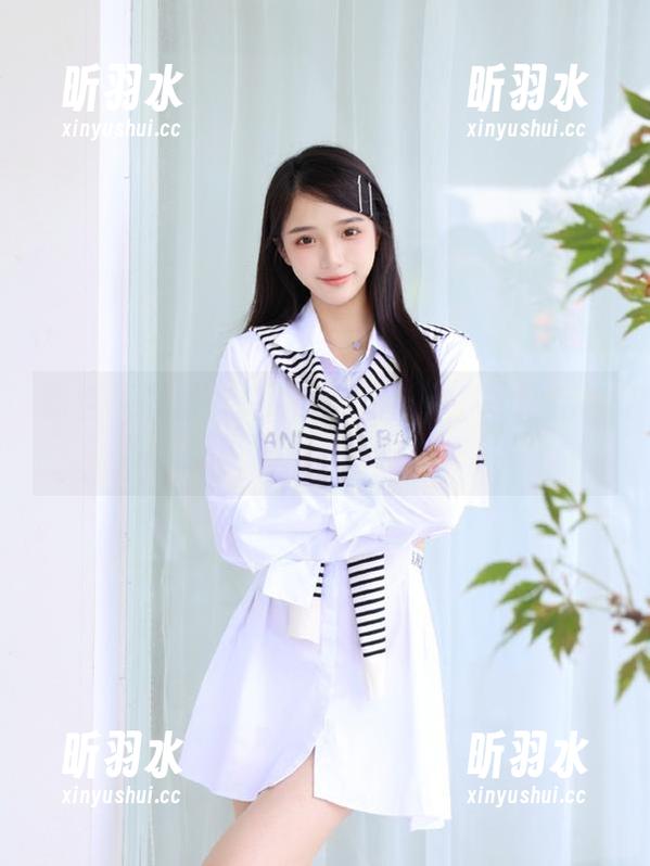 丽柜 - 原图分享：安安空姐写真的背后故事，展现真实与美丽的融合！