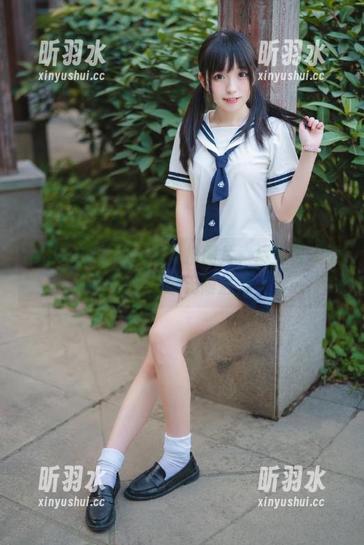 丽柜 - 慕子的泳池私拍图片，尽显夏季度假生活的无限魅力