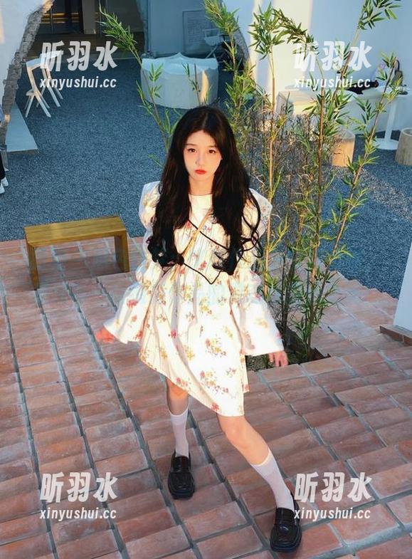丽柜 - 黑色绘梦：文欣作品集全新更新，发现每一幅摄影作品的灵魂与内涵之美！