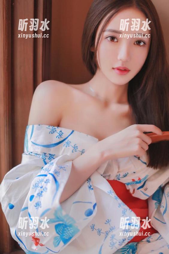 丽柜-潼潼 丽柜 - 潼潼美脚写真在图库中闪耀,捕捉她迷人气息,带你领略不一样的风格!