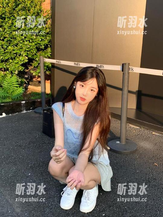 丽柜 - 最新套装作品：语寒带来令人惊艳的写真图片合集