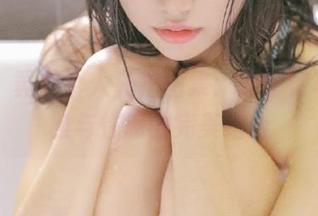 丽柜 - 黄芬个人私拍图集：美脚特写，优雅与性感的完美结合