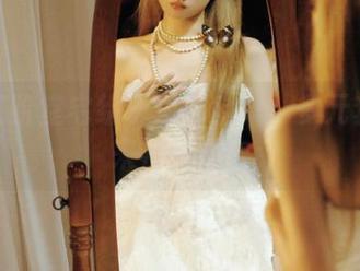 感受二阶堂宅绘子写真全集：多元套装带来视觉冲击
