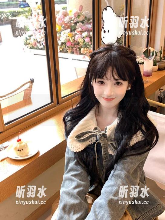 于芷晴 微密圈 - 圣诞红兔的魅力:于芷晴写真全集,记录每一个温暖瞬间