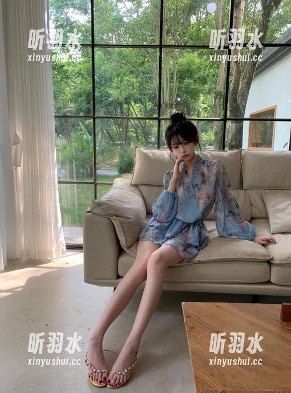 微密圈 - 于芷晴：越夜越美丽，探索她撩人写真套图中的无尽魅力！