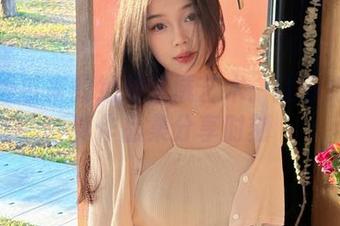 你烨烨带来的绝对足域艺术：探索她的写真作品集分享时刻