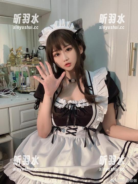 依依超级懒全新套图更新上线，超可爱风格等你来欣赏