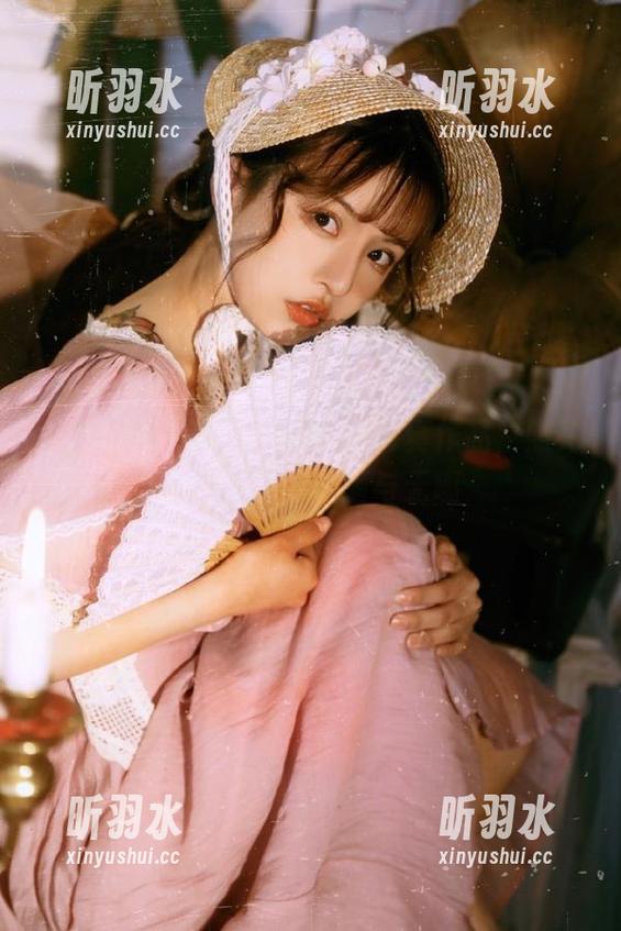 克拉女神 - 宋智珍的礼服写真作品，照亮了时尚界的丑陋与无趣