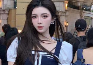 克拉女神 - 宋黛高跟鞋在线写真图片引领时尚潮流，轻松获取灵感