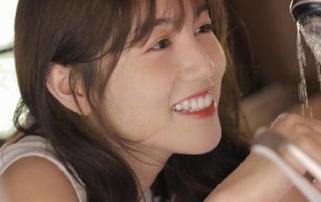 克拉女神 - 芝月眼镜写真探索，独家原图与优质资源分享给你