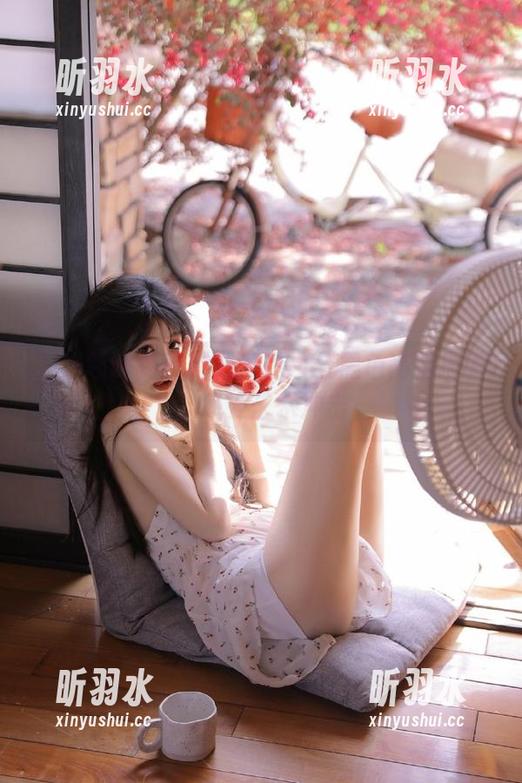 在线领略兔玩映画的粉白与黑色高清摄影，感受艺术冲击