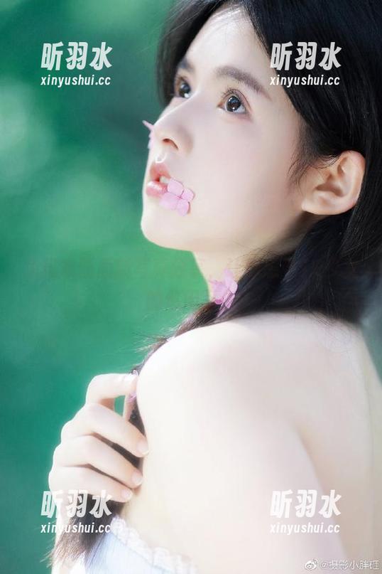 兔玩映画最新写真分享，让你感受JK少女的悠闲下午