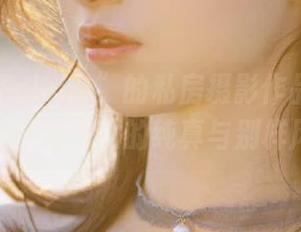 “凉凉子rioko”的私房摄影作品：制服系列展现少女的纯真与别样风情