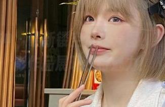 初夏女神 - 最新镂空风格套图，环环的摄影作品展现独特魅力！