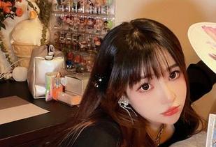 观看叉子宝宝清新夏日图包，享受美好时光与甜美瞬间的完美结合！