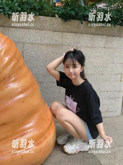 嗲囡囡 - 奶茶Emily美腿写真全集下载，随时随地享受她的完美存在，让人欲罢不能！