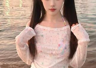 嗲囡囡 - 线上发布赵艺璇眼镜写真，尽情欣赏她的美图与风格