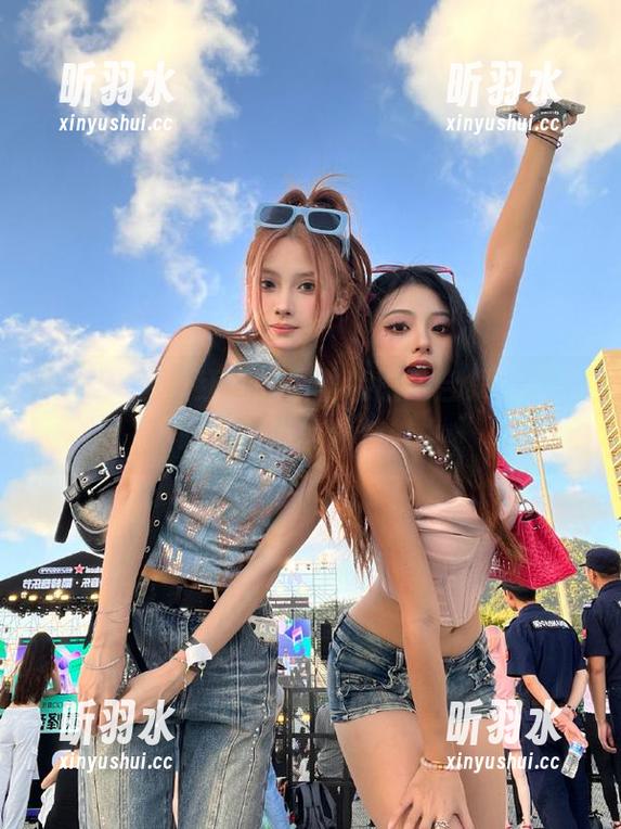 壹吻映画-红红 壹吻映画 - 红红的职业装原图合集,尽显职场时尚的独特魅力