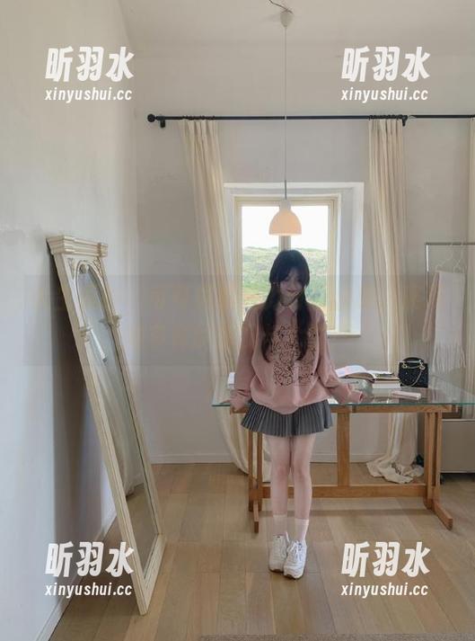 大生模拍 - 可可眼镜魅力分享合集，展现她多样的搭配与个性！