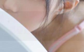 头条女神 - 清新甜美风格的乔安制服套图分享，感受她的无限魅力与风采！