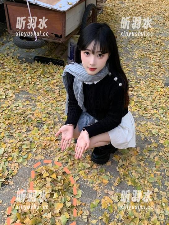 头条女神 - 走进文雪的日常：完美写真与动人原图的深度探索