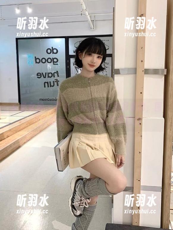 头条女神 - 李由美长腿写真精彩集锦，图片中的每一帧都传达无限魅力
