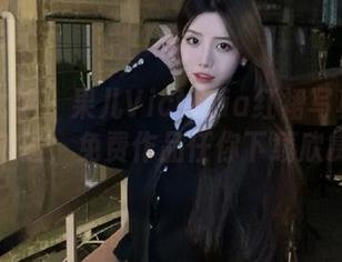头条女神 - 果儿Victoria红裙写真原图大放送，免费作品任你下载欣赏！
