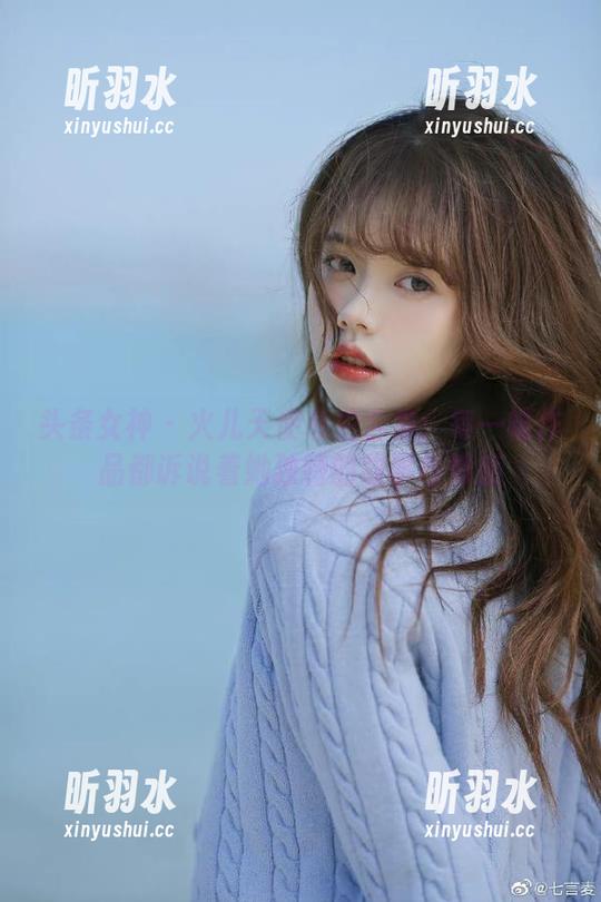 头条女神 - 火儿天使私拍合集：每一幅作品都诉说着她独特的故事与情感
